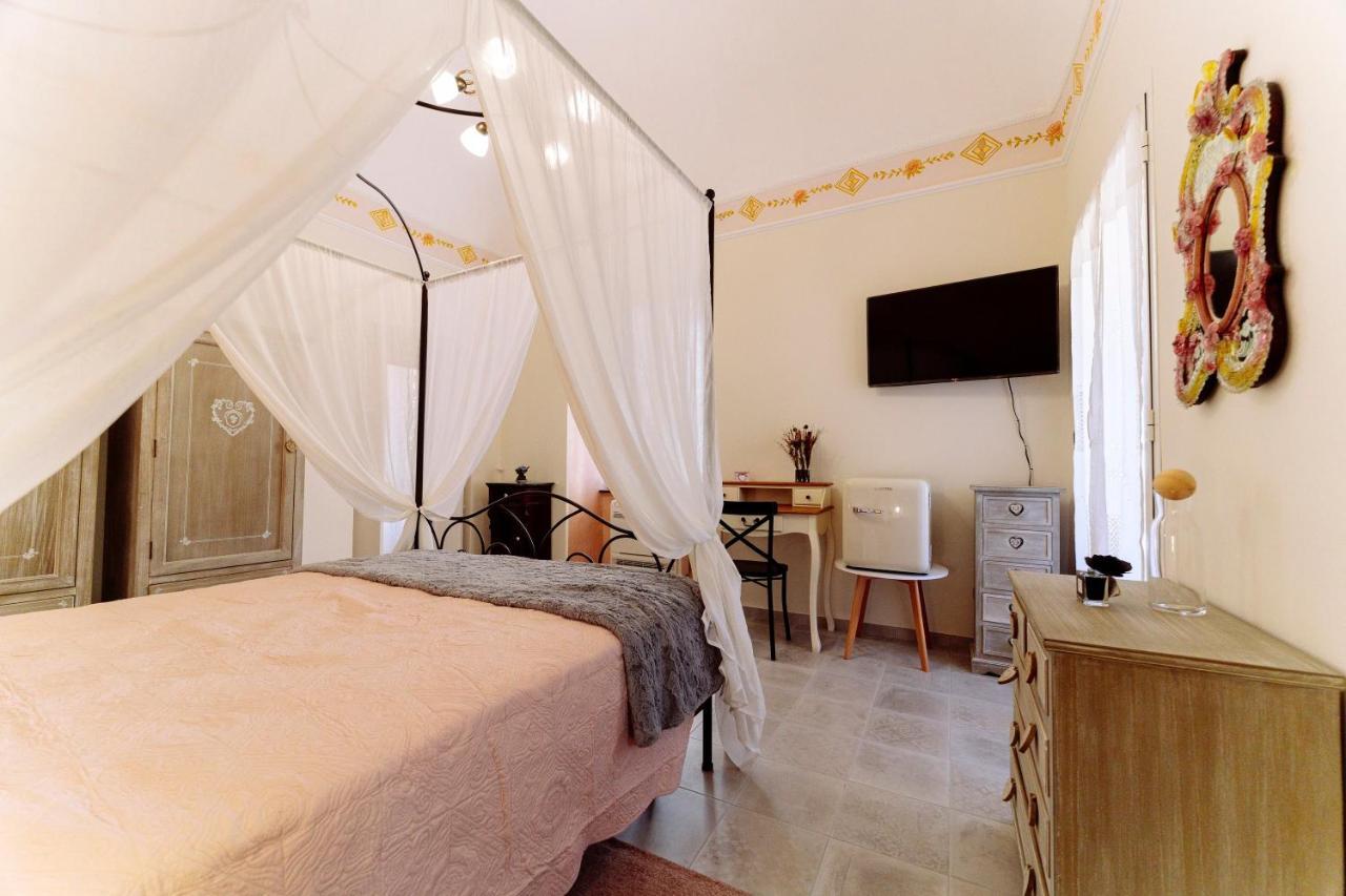 Come Nelle Favole The Classic B&B Тойрано Екстериор снимка