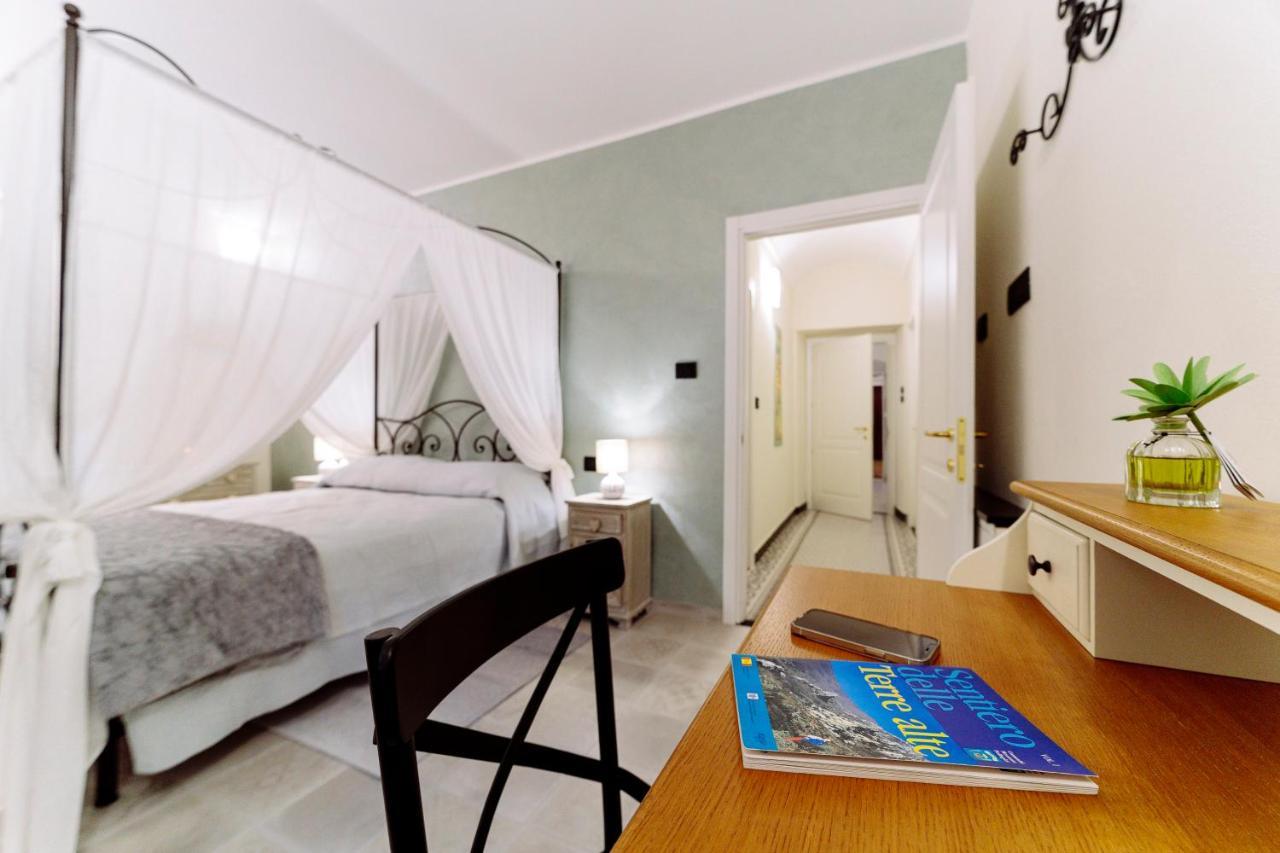 Come Nelle Favole The Classic B&B Тойрано Екстериор снимка